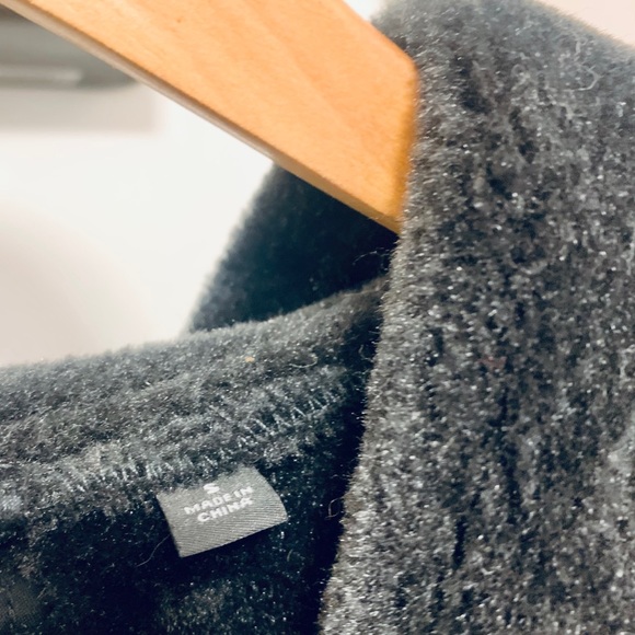 Uniqlo Coat size S - Picture 4 of 5